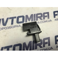Вимикач ручника Peugeot 308 Т9 2013-2021 633918